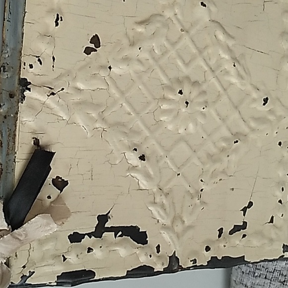 Vintage painted tin tile magnet board - Picture 8 of 8